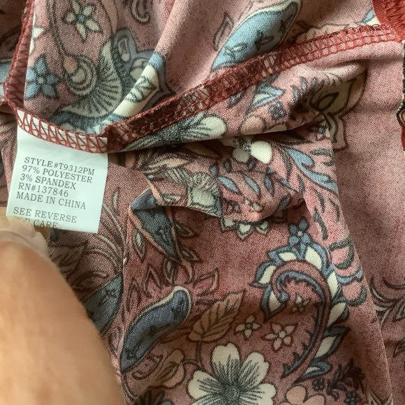 Stem & wine womens burgundy plum floral blouse size large bell sleeve crochet - Picture 7 of 7